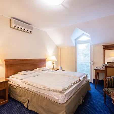 酒店 罗曼缇卡埃格酒店 3*