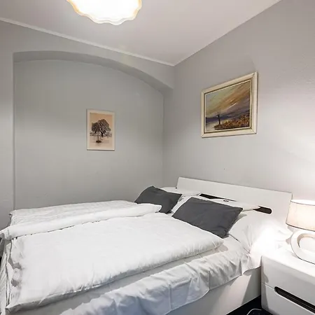 罗曼缇卡埃格酒店 3* 埃格尔