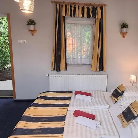 罗曼缇卡埃格酒店 3*