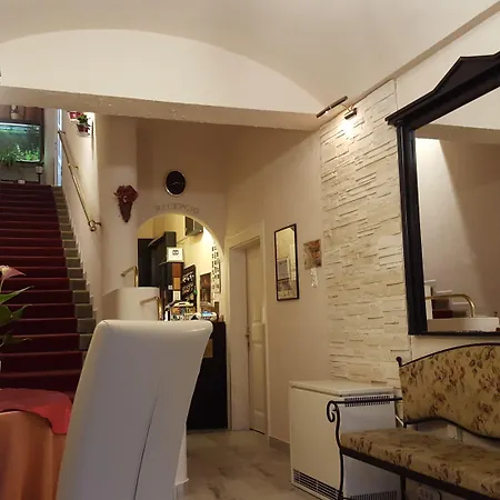 罗曼缇卡埃格酒店 3* 埃格尔