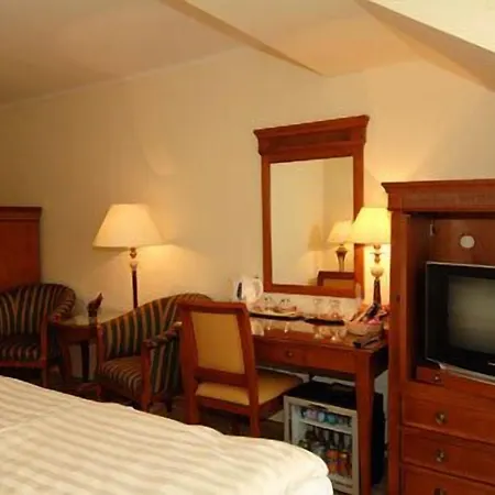 罗曼缇卡埃格酒店 酒店