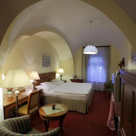 罗曼缇卡埃格酒店 酒店