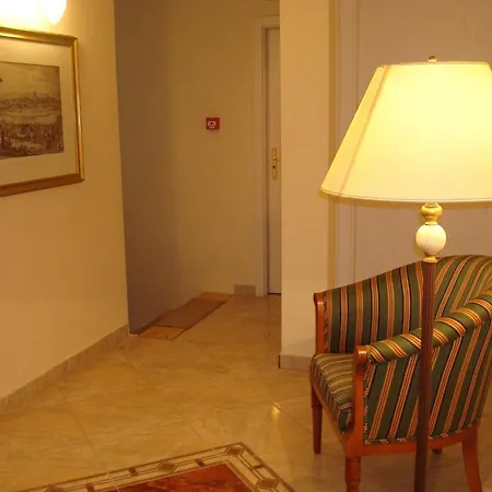 酒店 罗曼缇卡埃格酒店 3*