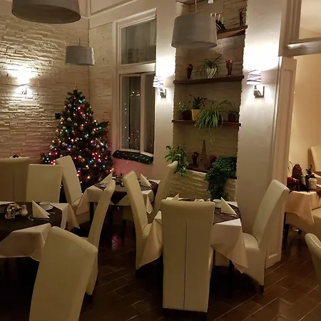 Hotel Romantik Eger