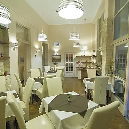 Romantik 3* Eger